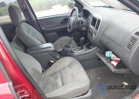 2005 Ford Escape Xlt from USA, damaged, VIN 1FMYU93155KB19623